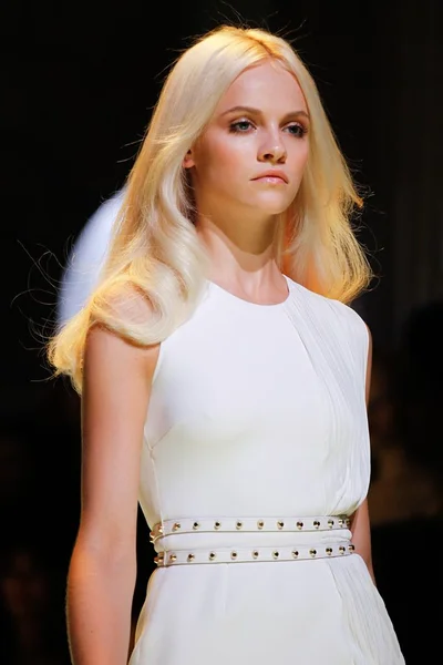 Look 15